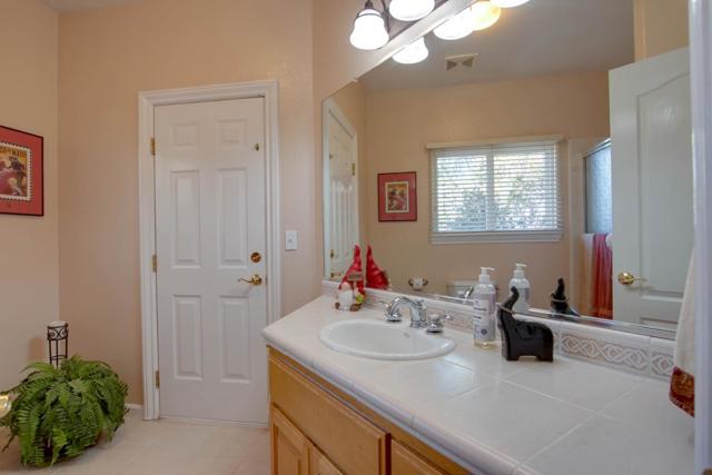 303 Taryn Court, Hollister CA: https://media.crmls.org/mediaz/99675d86-146a-4482-92b4-1feb77105269.jpg
