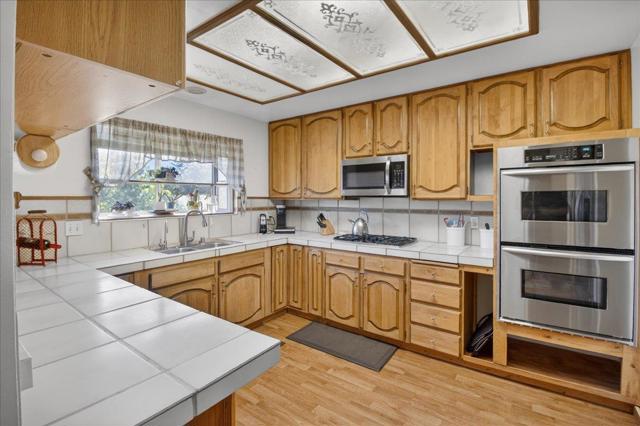 1222 Via Del Sol Road, Salinas CA: https://media.crmls.org/mediaz/996783b7-e380-4fff-ad19-fbfca8f51847.jpg