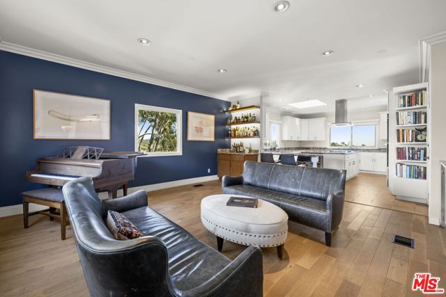 1018 N Tigertail Road, Los Angeles CA: https://media.crmls.org/mediaz/9967fce5-c551-4e8b-8f72-2fc7955838b5.jpg