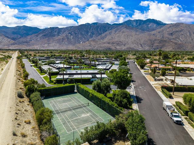 2515 E Jacaranda Road, Palm Springs CA: https://media.crmls.org/mediaz/996813d4-b711-4e1c-be70-d711444a6ff7.jpg