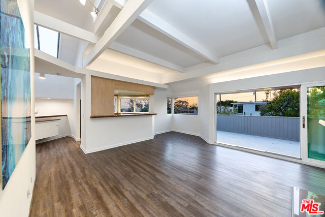 253 Fairview Street, Laguna Beach CA: https://media.crmls.org/mediaz/99684e96-55b8-4c61-86a3-f8b9458c5efd.jpg
