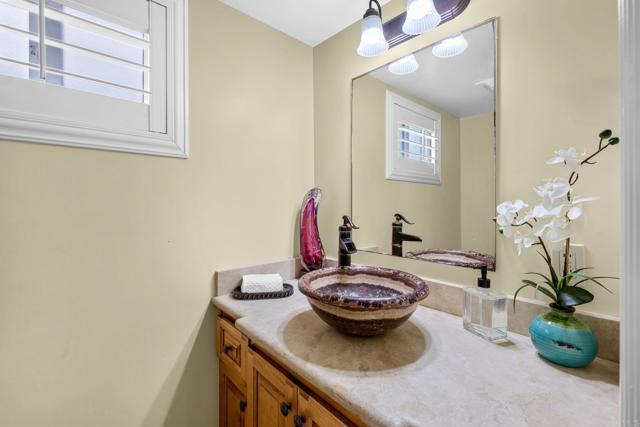 515 S Sierra Avenue, Solana Beach CA: https://media.crmls.org/mediaz/99696d1a-d31b-4544-8f5a-ce27c64b1e12.jpg