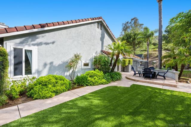 2241 Willowbrook St, Escondido CA: https://media.crmls.org/mediaz/996a548a-f21c-417e-88c5-b6898899ca44.jpg