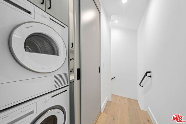 3140 Coldwater Canyon, Studio City CA: https://media.crmls.org/mediaz/996a5a31-0783-46b8-90e1-50b4c6a87d8c.jpg