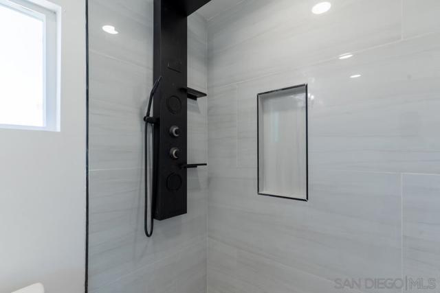 1610 Dumar Ave, El Cajon CA: https://media.crmls.org/mediaz/996a8ccd-8483-4c66-9a82-9dadfef2f334.jpg