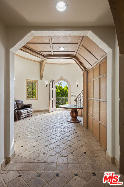 1041 Somera Road, Los Angeles CA: https://media.crmls.org/mediaz/996bddd9-5d36-4bee-a35b-5b415643a18a.jpg
