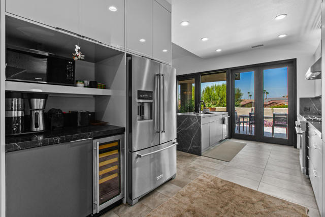 73698 Irontree Drive, Palm Desert CA: https://media.crmls.org/mediaz/996cc504-0c88-4de3-a138-9e57d1580bdf.jpg