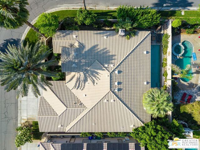 47925 Via Livorno, La Quinta CA: https://media.crmls.org/mediaz/996d219f-cf84-46e3-8675-b0f5d09794df.jpg