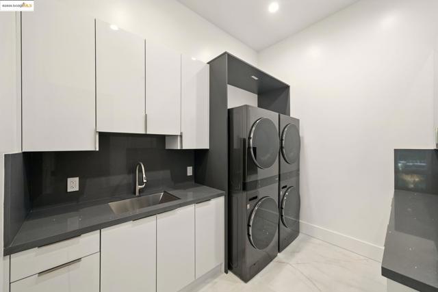 13462 Campus drive, Oakland CA: https://media.crmls.org/mediaz/996d5141-073e-40fe-bb5e-79c22213636a.jpg