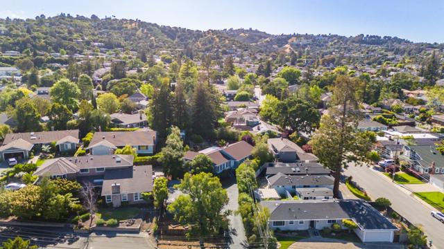 206 Frances Lane, Redwood City CA: https://media.crmls.org/mediaz/996dc82b-ba48-4243-8df1-df2c4235f0d9.jpg