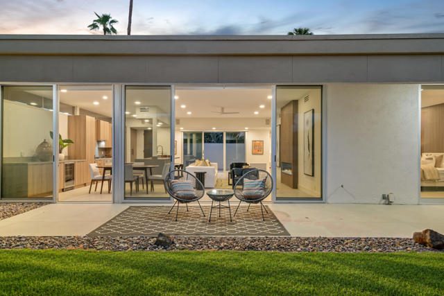172 Desert Lakes Drive, Palm Springs, CA 92264