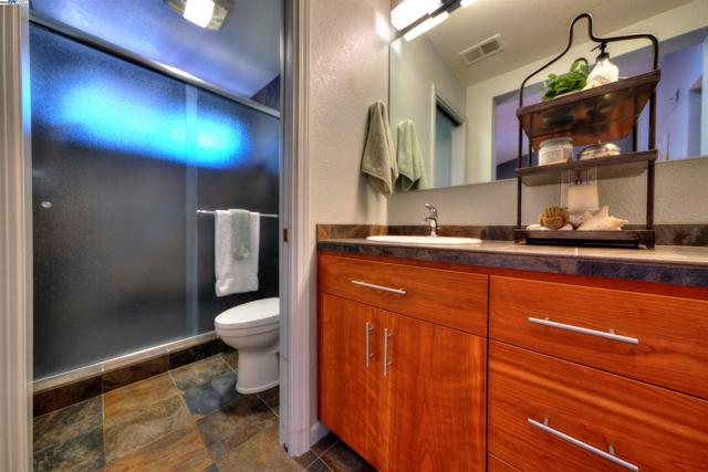 6291 Calle Fuego, Pleasanton CA: https://media.crmls.org/mediaz/996e2515-e6c8-474d-9fc9-8c700f810f46.jpg