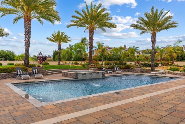 2574 Muirfields Drive, Carlsbad CA: https://media.crmls.org/mediaz/996e6be8-8400-45aa-946f-b5b59a3a64c1.jpg