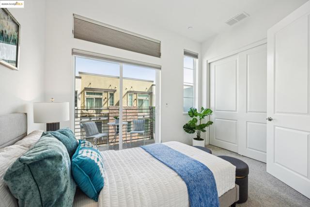 2823 Cathwood Ln, Alameda CA: https://media.crmls.org/mediaz/996ec530-88e5-4328-a766-15f3816179b3.jpg