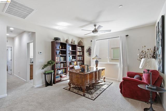2469 Talaria Dr, Oakley CA: https://media.crmls.org/mediaz/996effae-9082-44c0-863b-1a134e5c9ab6.jpg