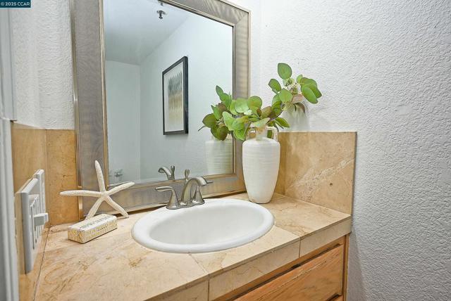 3279 Mt Diablo Court, Lafayette CA: https://media.crmls.org/mediaz/996f17ff-3db7-48a2-9a04-a011f2fe3e9b.jpg