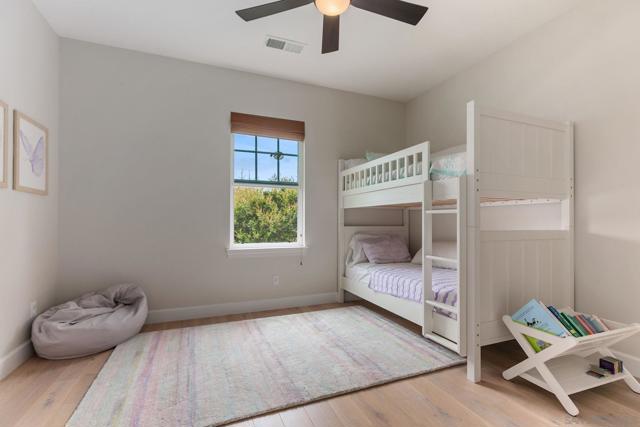 13571 Lopelia Meadows Pl, San Diego CA: https://media.crmls.org/mediaz/996f2eb0-1063-40cf-9e29-2e7c3ea60231.jpg