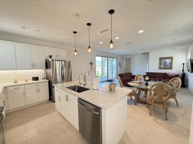 36350 Lasuen Street, Palm Desert CA: https://media.crmls.org/mediaz/996f4ffe-73c2-4362-a320-f82536d39cea.jpg
