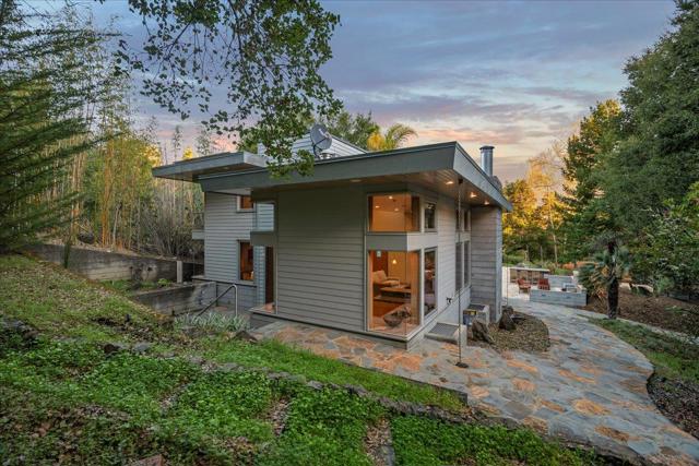 28140 Story Hill Lane, Los Altos Hills CA: https://media.crmls.org/mediaz/996f5852-7ff5-4a02-b0c2-1604dcfc1d0a.jpg