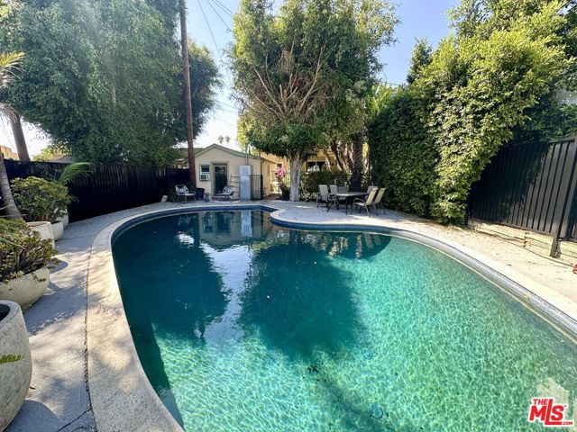 1246 N Genesee Avenue, West Hollywood CA: https://media.crmls.org/mediaz/996fb33e-56ae-47c1-9770-13aaa5bc8132.jpg