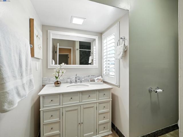 727 Sandpiper Cmn, Livermore CA: https://media.crmls.org/mediaz/99707b0b-ca13-4111-ad1f-37ed5d170f7f.jpg