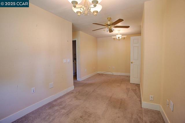 Image 21 of 34 For 211 Vallecito Ln