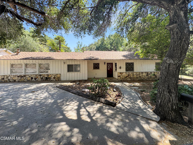 22950 Humming Bird Way, Calabasas CA: https://media.crmls.org/mediaz/9970df8f-af56-47b3-a33c-beaa82d9cfb0.jpg