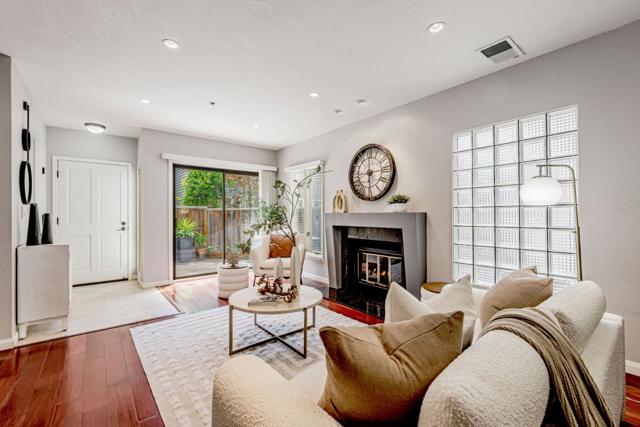 907 Cowper Street, Palo Alto CA: https://media.crmls.org/mediaz/997115be-b779-4569-b302-a7320e31f1cc.jpg
