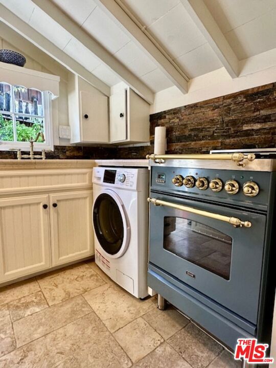 3 Monte Verde, Carmel-by-the-Sea CA: https://media.crmls.org/mediaz/997119e3-8fd5-463e-8b95-abf3a8fe12dc.jpg