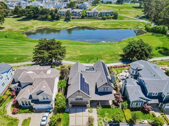 121 Carnoustie Drive, Half Moon Bay CA: https://media.crmls.org/mediaz/997198b0-9a1c-4118-b57f-8fcdfd18661b.jpg