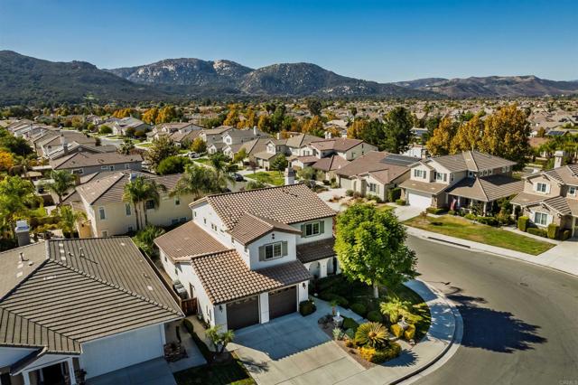 Detail Gallery Image 2 of 39 For 45709 Shasta Ln, Temecula,  CA 92592 - 3 Beds | 2/1 Baths