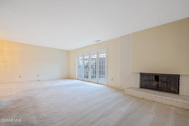 18134 Killion Street, Tarzana CA: https://media.crmls.org/mediaz/9971c67c-5a05-4a46-9a72-9424ba6a6812.jpg