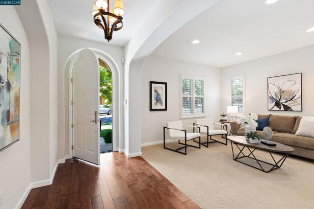 5214 Kenilworth Way, San Ramon CA: https://media.crmls.org/mediaz/9971e1d5-6924-4bd4-bd35-79b1b63ce607.jpg