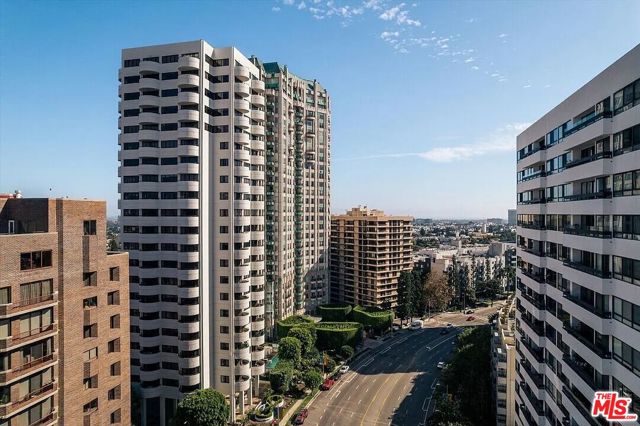 10560 Wilshire Boulevard, 404 photo 31