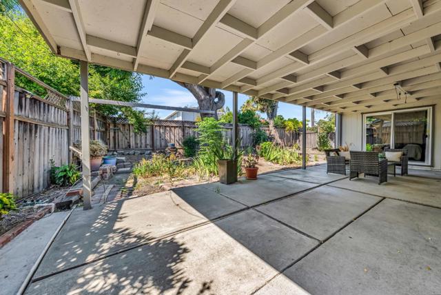 5665 Comanche Drive Drive, San Jose CA: https://media.crmls.org/mediaz/9972c314-5666-45bb-80a9-6225eda04658.jpg
