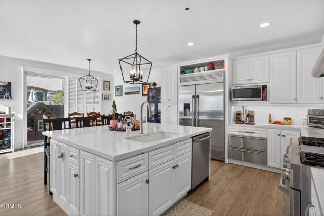 3746 Dunkirk Drive, Oxnard CA: https://media.crmls.org/mediaz/9972f15e-c162-45f9-98f4-2f653cd7e620.jpg