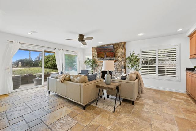 515 S Sierra Avenue, Solana Beach CA: https://media.crmls.org/mediaz/9973022c-b6be-4ac1-86b6-dc6ca273cfe1.jpg
