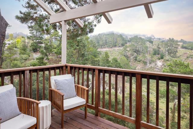 3594 Eastfield Court, Carmel CA: https://media.crmls.org/mediaz/99736f78-57e3-4695-822d-4ca25bba5b31.jpg