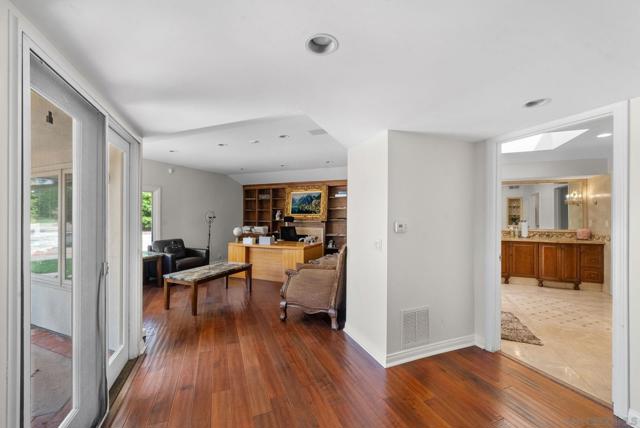 9351 La Jolla Farms Rd, San Diego CA: https://media.crmls.org/mediaz/9973f395-3130-440c-ad1b-a8a3450b9c90.jpg
