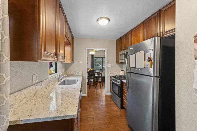 312 Oakshire Avenue, Modesto CA: https://media.crmls.org/mediaz/9974306d-d572-4747-a034-031743471736.jpg