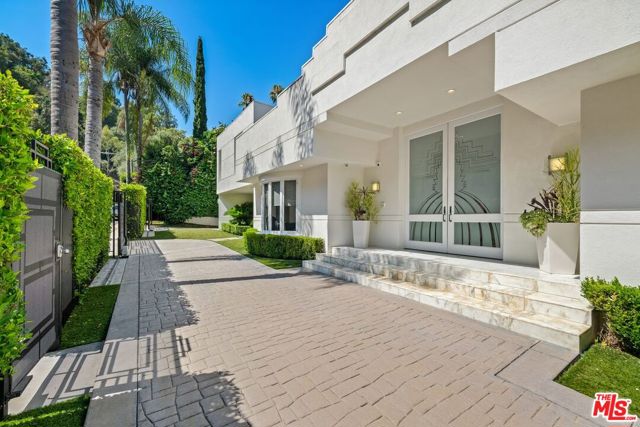 1166 San Ysidro Drive, Beverly Hills, California 90210, 5 Bedrooms Bedrooms, ,3 BathroomsBathrooms,Single Family Residence,For Sale,San Ysidro,24421677