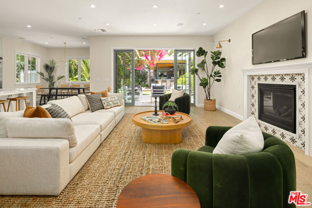 3520 Butler Avenue, Los Angeles CA: https://media.crmls.org/mediaz/99752710-74da-4e4e-864a-53e408cad754.jpg