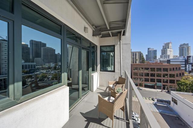 1551 4Th Avenue, San Diego CA: https://media.crmls.org/mediaz/9975e1d4-d106-4dcb-99d6-e0726cc25da2.jpg