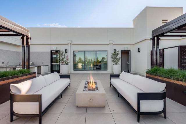 450 1st Street, Los Altos CA: https://media.crmls.org/mediaz/99763a03-b93c-4d3d-bf9d-ebf0e75166bd.jpg