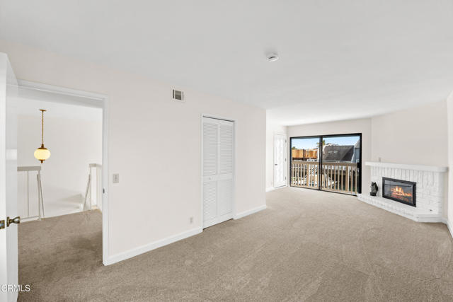 4630 Eastbourne Bay, Oxnard CA: https://media.crmls.org/mediaz/9976ac7c-32ca-4aff-a6c6-650224f9408f.jpg