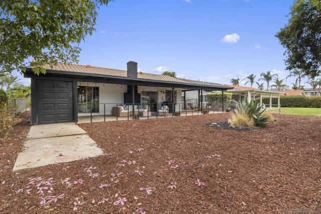 23235 Canyon Lake Dr S, Canyon Lake CA: https://media.crmls.org/mediaz/9976b3f5-940c-4b01-b14c-bbd39af0da66.jpg