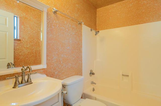 18105 Wylie Hill Lane, Prunedale CA: https://media.crmls.org/mediaz/99771ae0-a0c1-46a7-9400-f1bfa37fa5d2.jpg