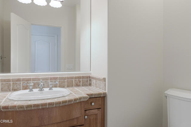 3911 Lilac Canyon Lane, Altadena CA: https://media.crmls.org/mediaz/99781eae-b1cf-4775-9a7b-ef821a486067.jpg