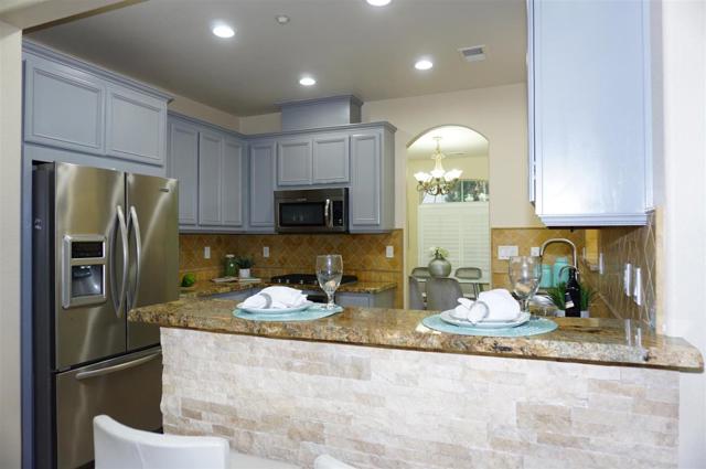 7950 English Oak Circle, Gilroy CA: https://media.crmls.org/mediaz/997874df-1a67-4e74-b601-b5394db07e78.jpg