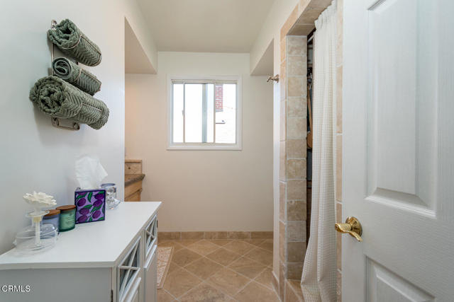 4841 Hill Street, La Canada Flintridge CA: https://media.crmls.org/mediaz/99789abf-6cc9-49ae-a15e-022ef86cb601.jpg